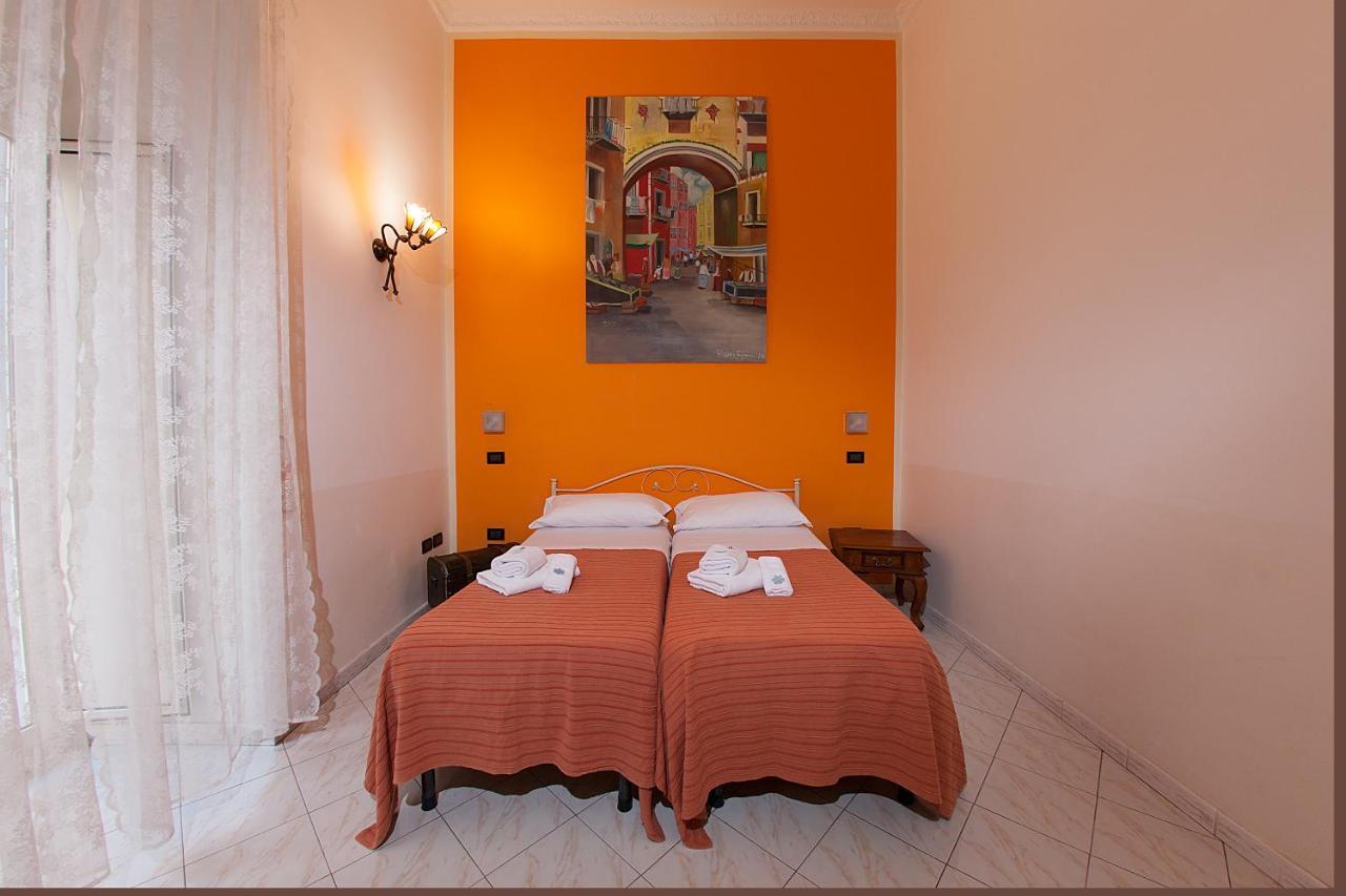 Bed & Breakfast Anna's Family Napoli